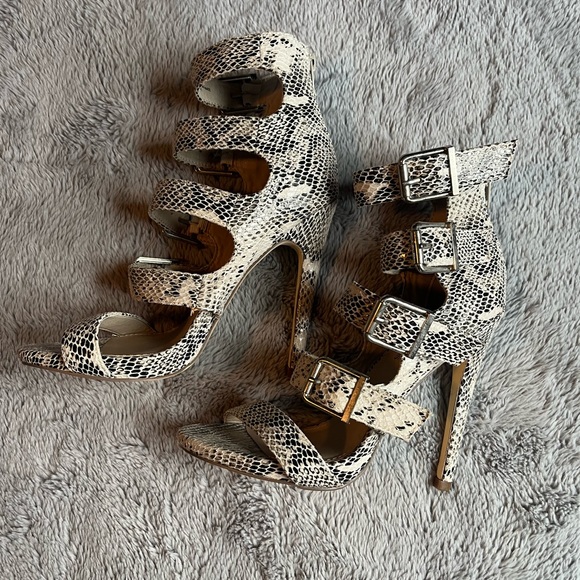 JustFab Snake skin print heels. Sz 5.5 - Picture 3 of 5